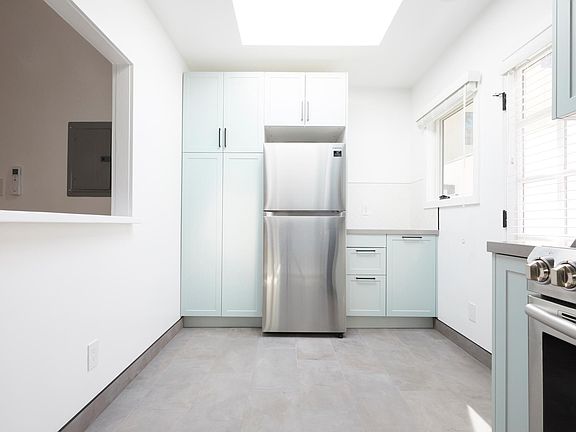 5th image of 640 Santa Clara Ave #3A