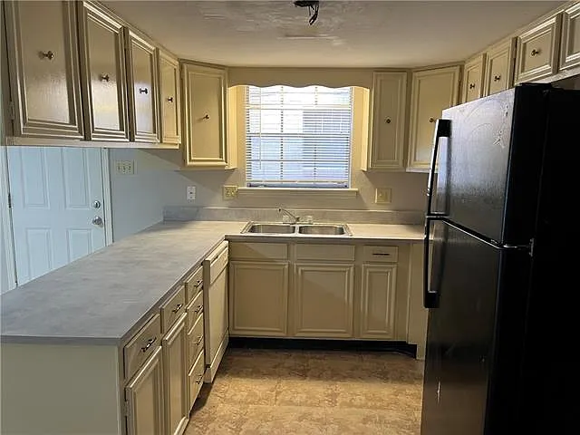 3 bed, 2.5 bath, 1872 sqft, $1,750 — Photo 4