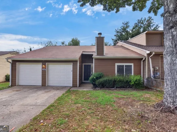 1555 Burnstone Dr, Stone Mountain, GA 30088