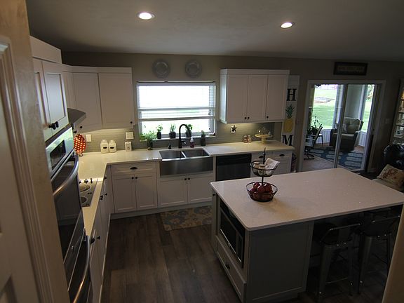 3rd image of 763 Foxhound Dr