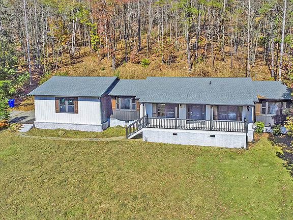 3rd image of 644 W Hills Dr
