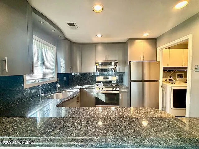 116 Wellington Ct — Photo 7