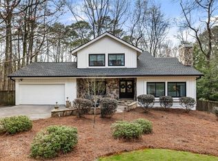2415 Roxburgh Dr, Roswell, GA 30076