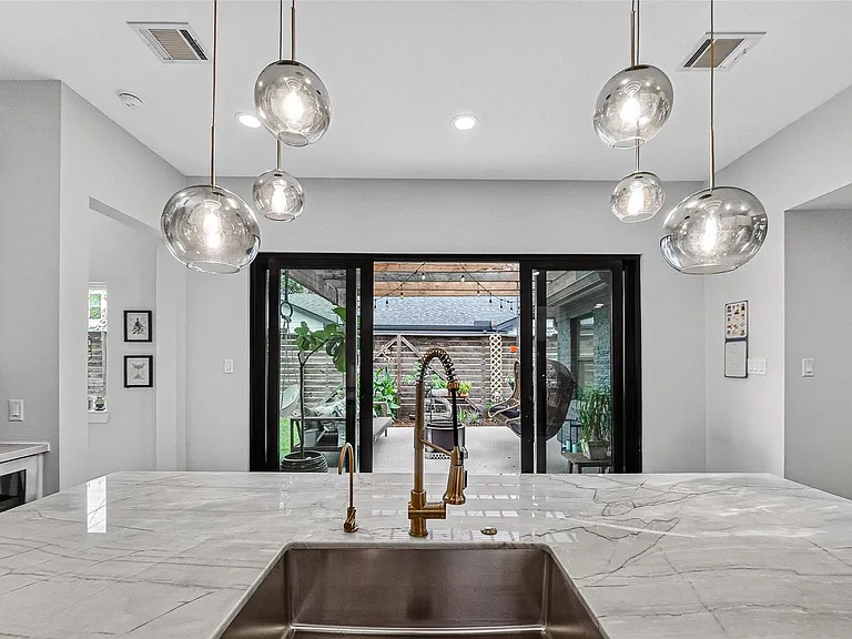 209 Woodard St — Photo 3