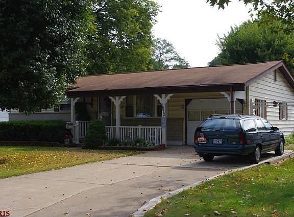 2nd image of 1870 Violet Dr
