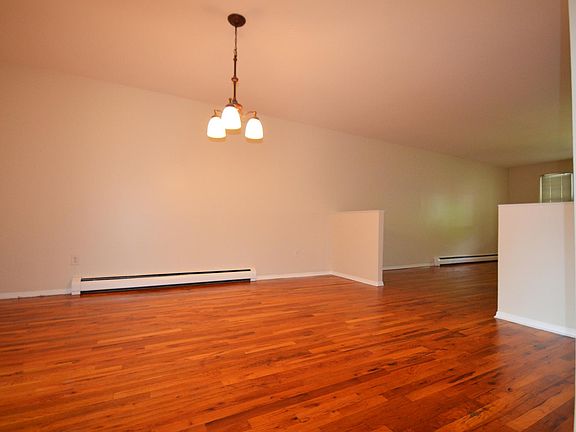 3rd image of 1526 Mac Donough Pl #1