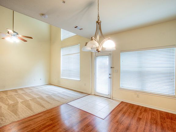 5th image of 1064 Colonial Dr