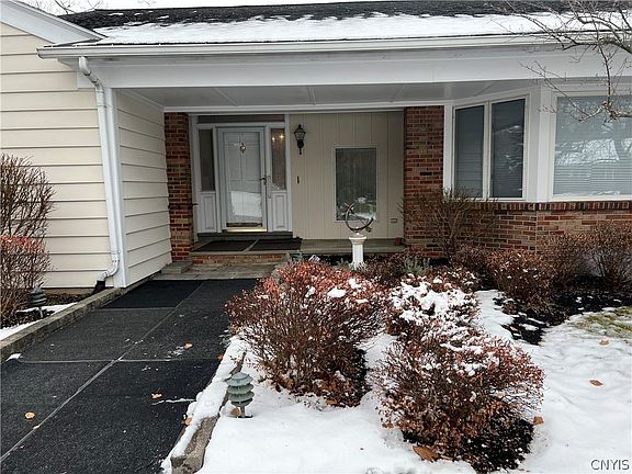 3rd image of 108 Litchfield Dr