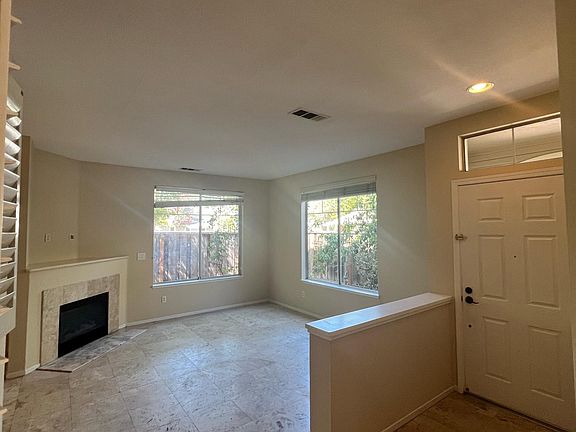 livingroom/entrance