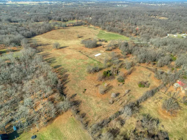 13673 Oakwood Trail Road, Neosho, MO 64850
