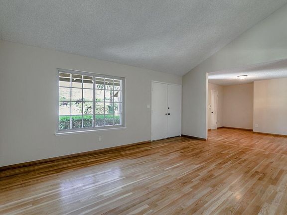 5th image of 2589 Sugarplum Dr