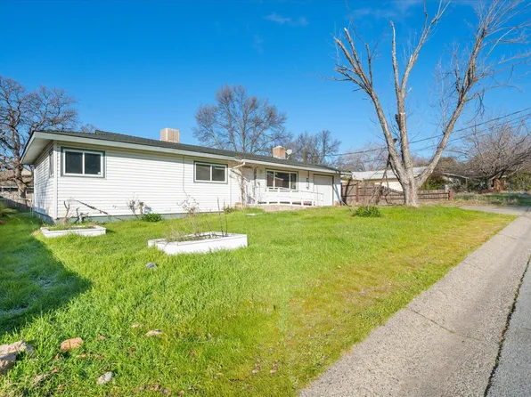 2730 Heather Ln, Redding, CA 96002