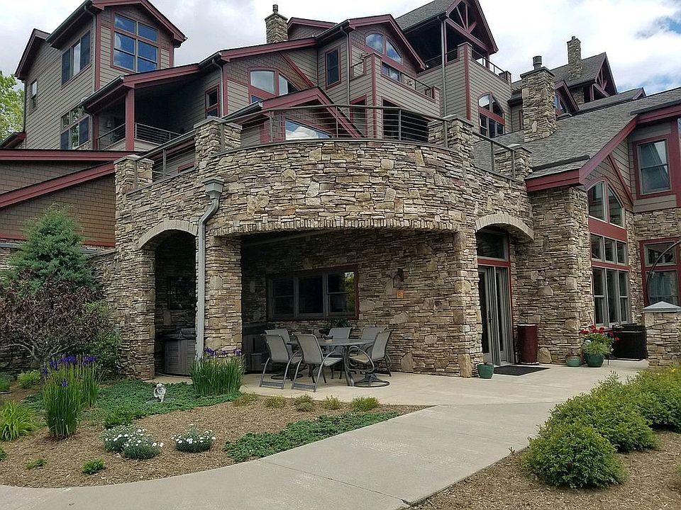 Corner Townhome Unit G