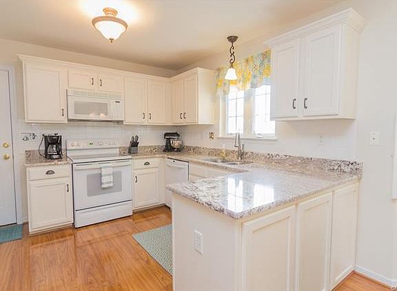 3rd image of 9736 Cedar Grove Way