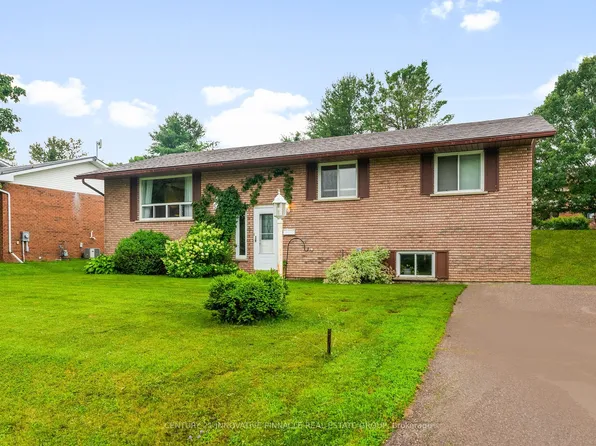 594 Herbert St E, Pembroke, ON K8A 8E9