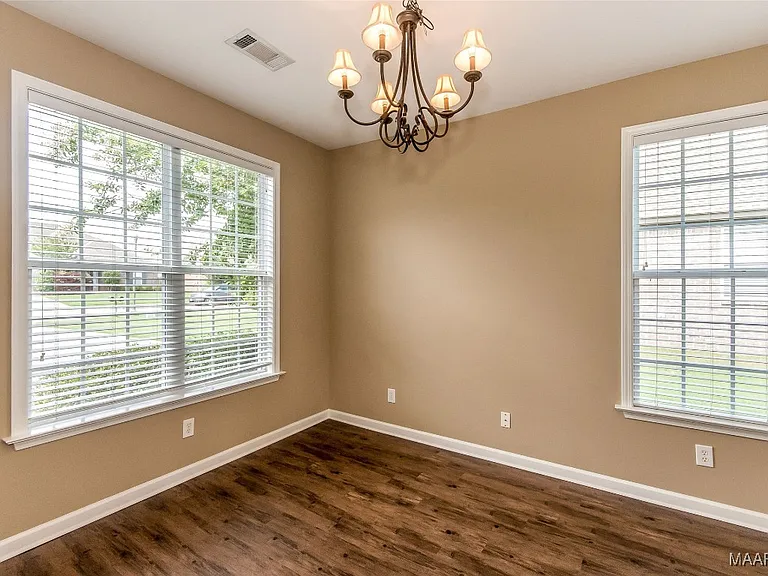 9625 Helmsley Cir — Photo 6