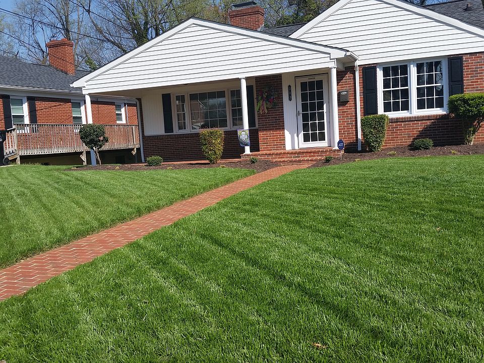 1st image of 303 Hampton Dr