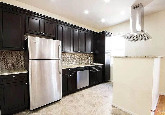 2nd image of 2846 38th St APT 1