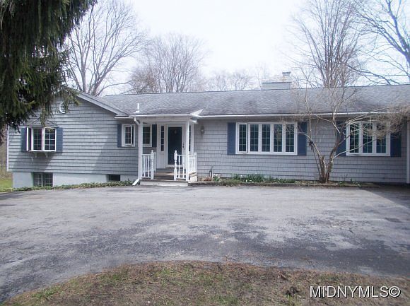 1st image of 5637 Lovers Ln