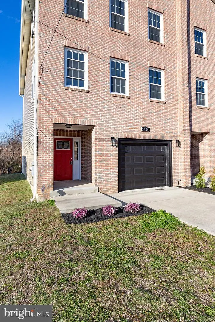 7 bed, 3150 sqft, $8,200 — Photo 3