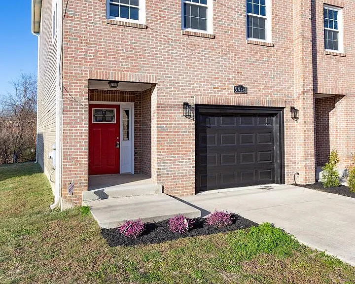 5044 Meade St NE — Photo 4