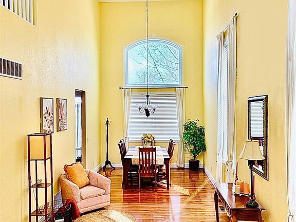 4th image of 9882 Sylvestor Road