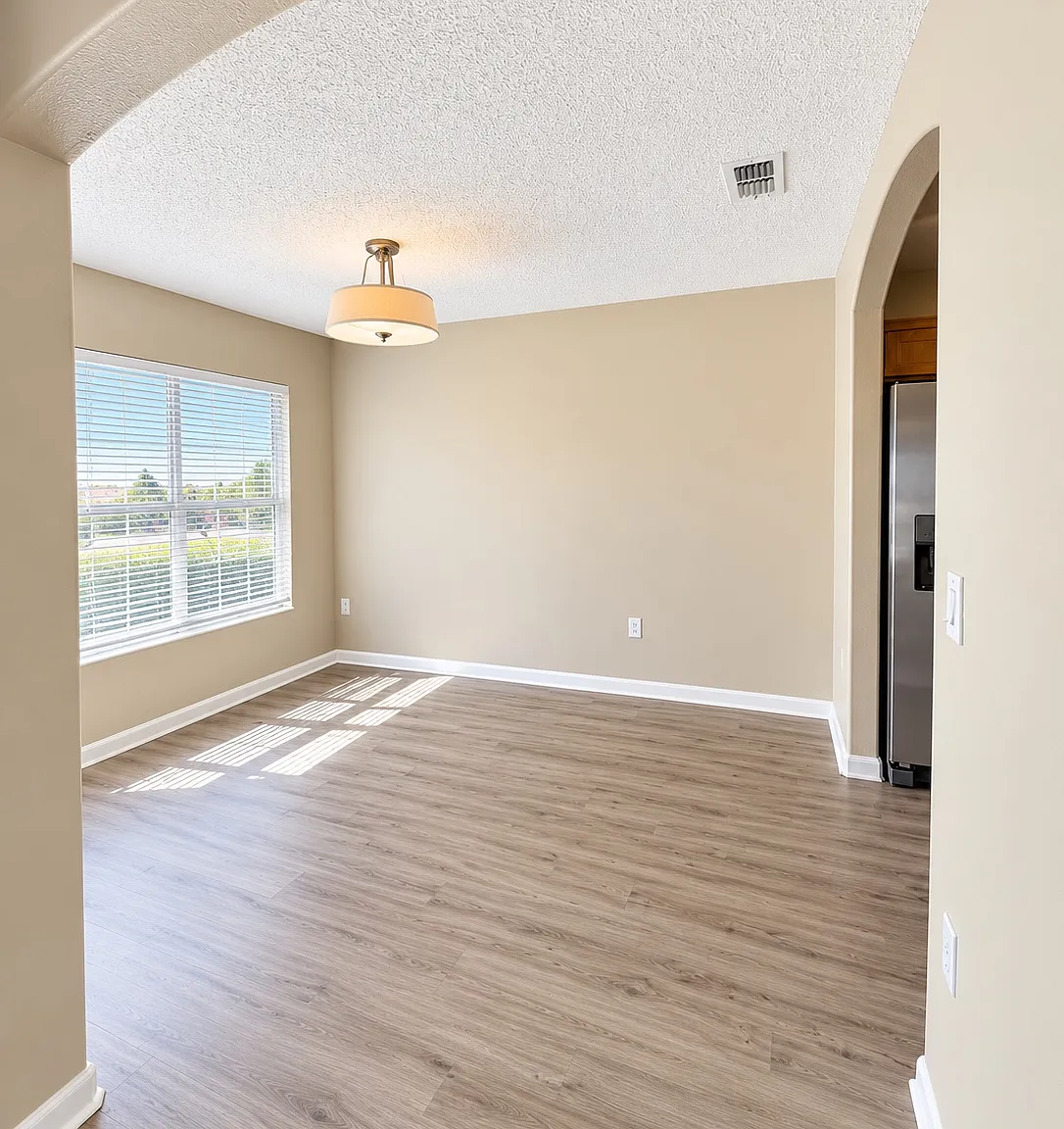 3 bed, 2.5 bath, 1388 sqft, $2,280 — Photo 4