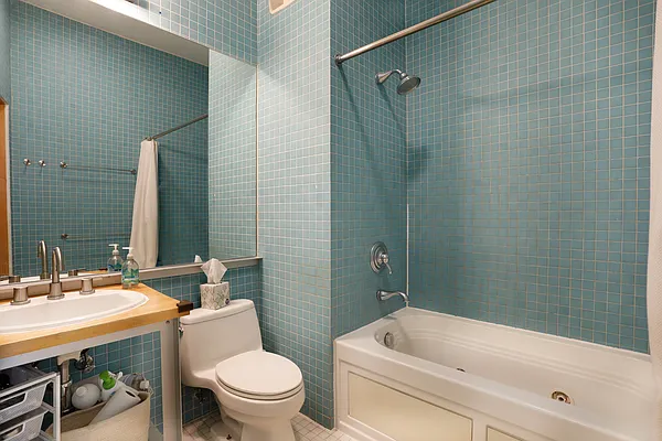 Rented by AVENUE 8 INC | media 14