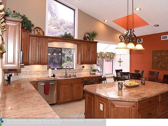 5th image of 10014 Vestal Pl