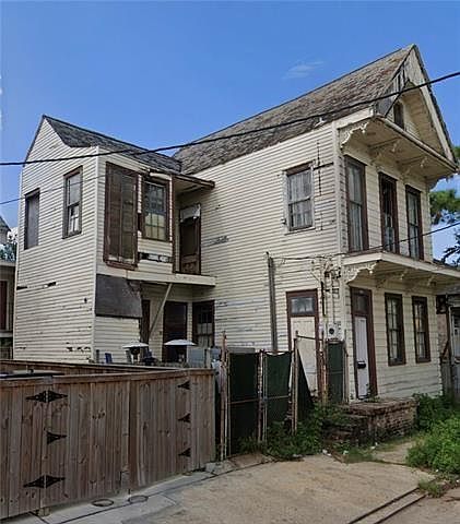 1st image of 815 N Robertson St