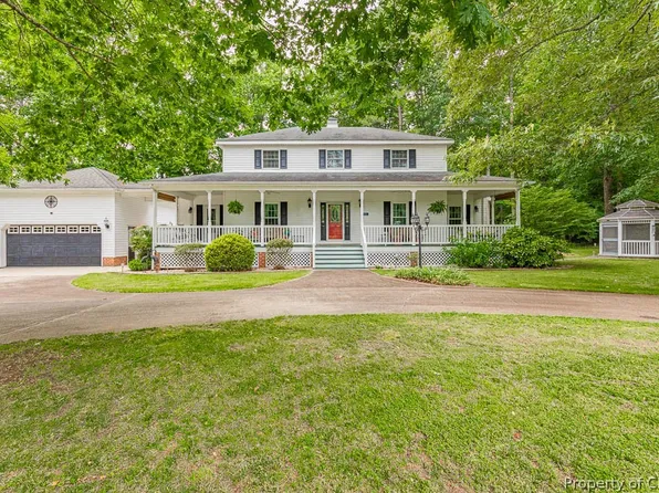 817 Lake Dr, Tappahannock, VA 22560