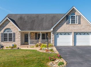 92 Oxford Rd, Fishersville, VA 22939