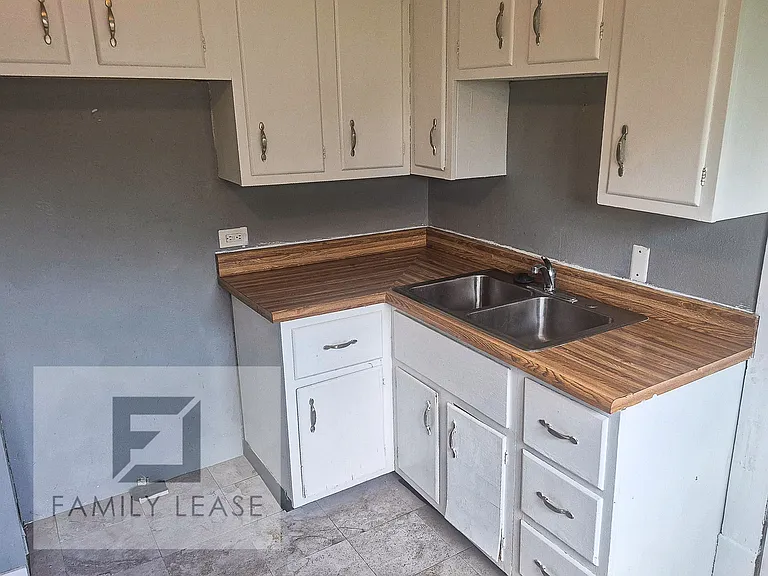 1701 Huron Ave — Photo 12