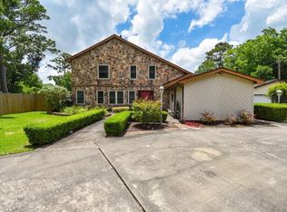 5504 Sycamore Dr, Dickinson, TX 77539