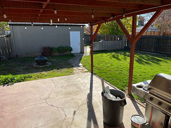 2nd image of 1460 W Poplar St