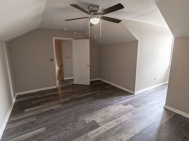 1302 E Brown School Rd — Photo 21