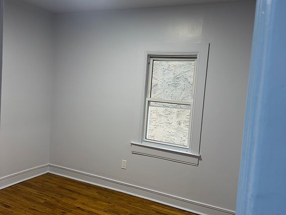 2nd image of 542 N High St #2B