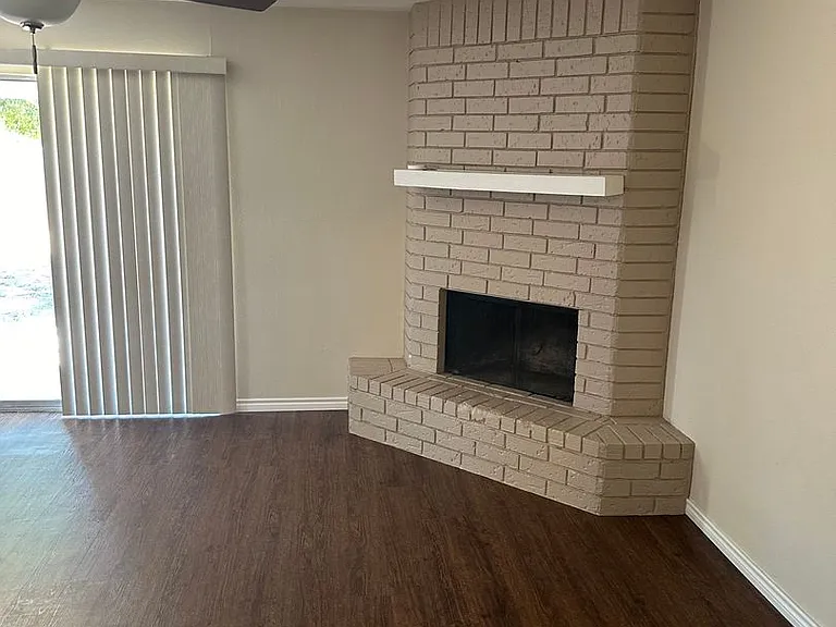 5256 Benbrook St — Photo 3