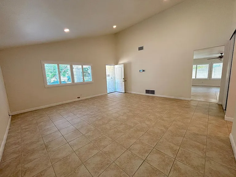 19713 Ray Cir — Photo 4