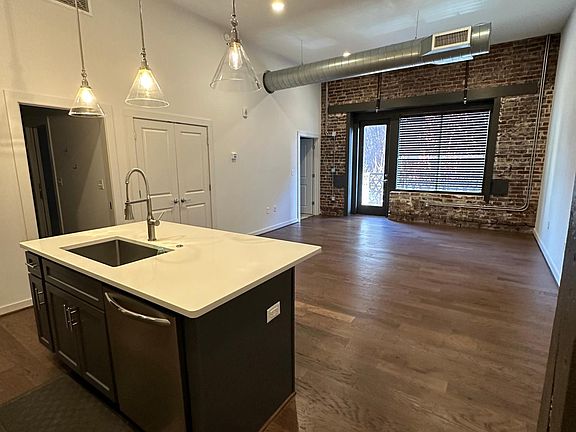 5th image of 2015 1st Ave N Unit 2B