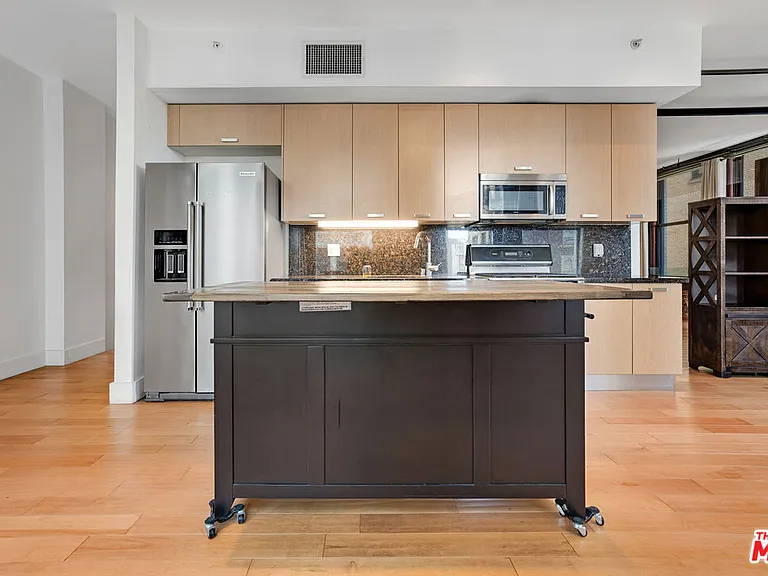 460 S Spring St #512 — Photo 10