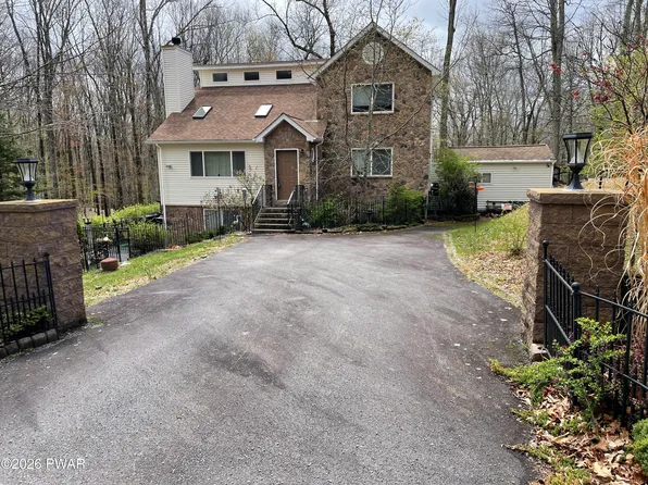 154 Forest Ridge Dr, Hawley, PA 18428