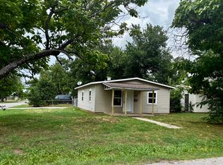 230 W 33rd St, Shawnee, OK 74804
