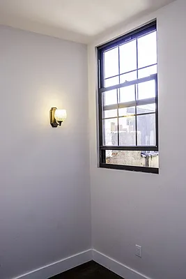 Rented by Nooklyn NYC LLC | media 42