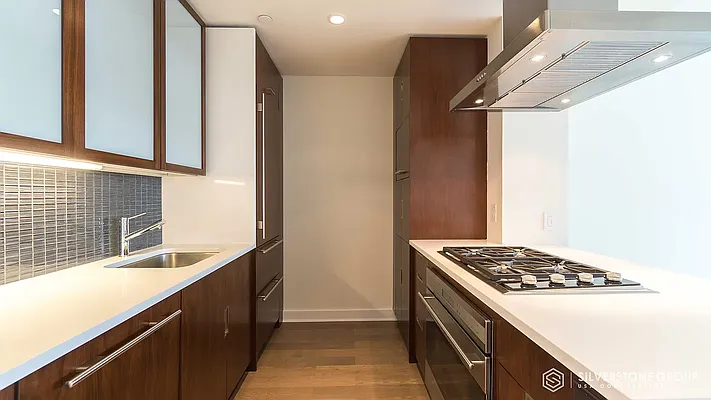 Rented by Silverstone Group USA Corp. | media 12