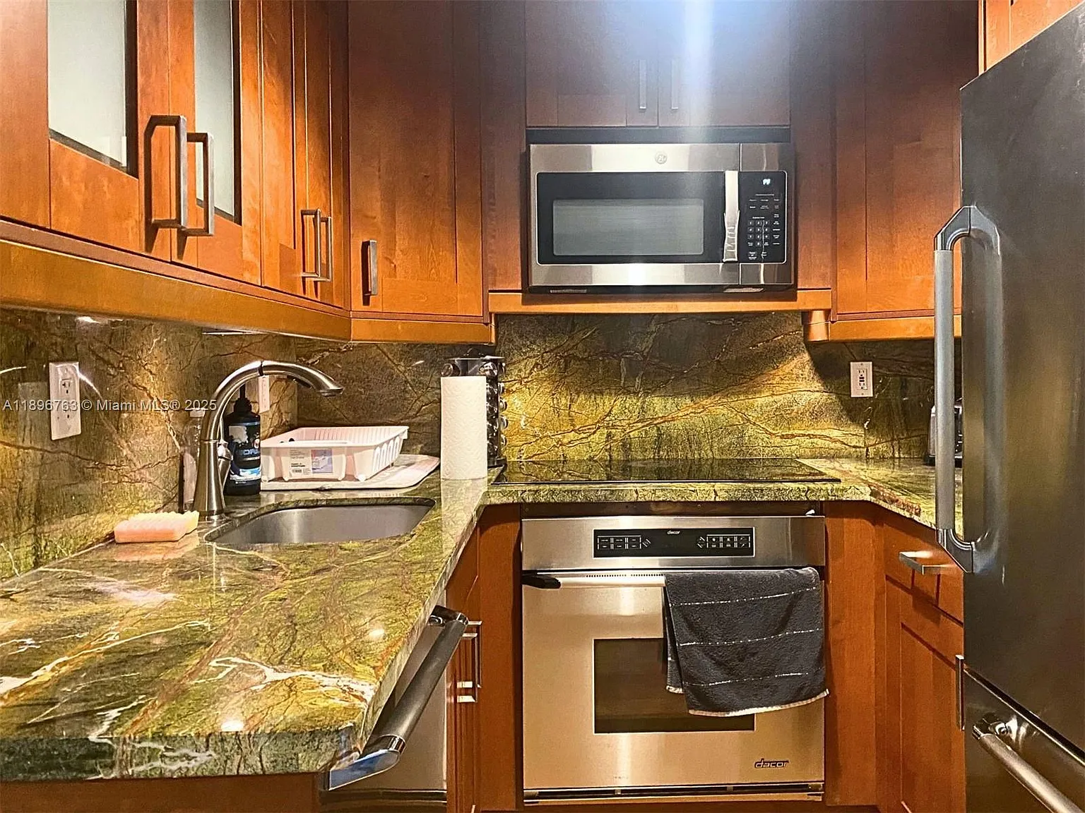 Hibiscus South Condo — Photo 4