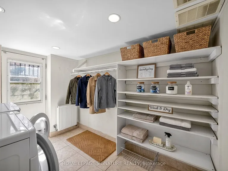 426 Armadale Ave — Photo 45