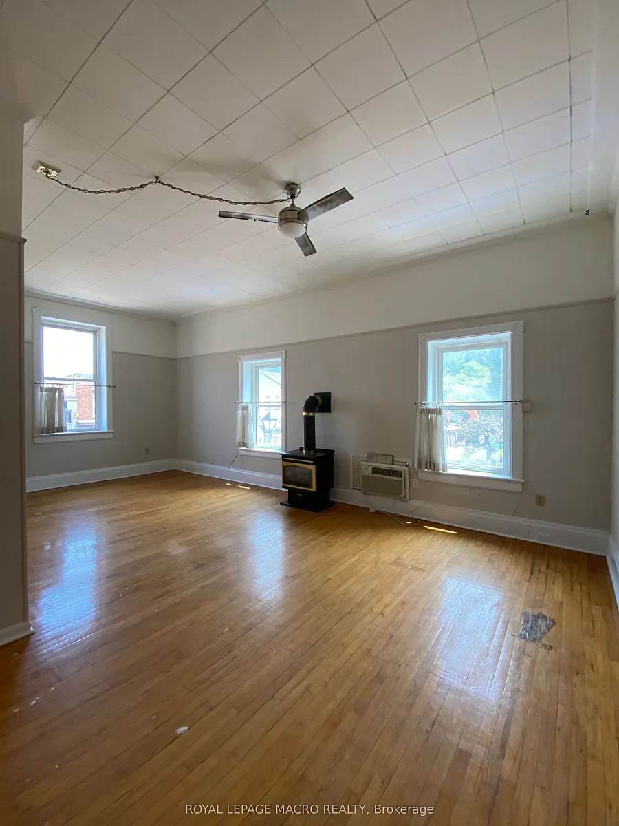 Building Photo - 32 Grand River St N #C