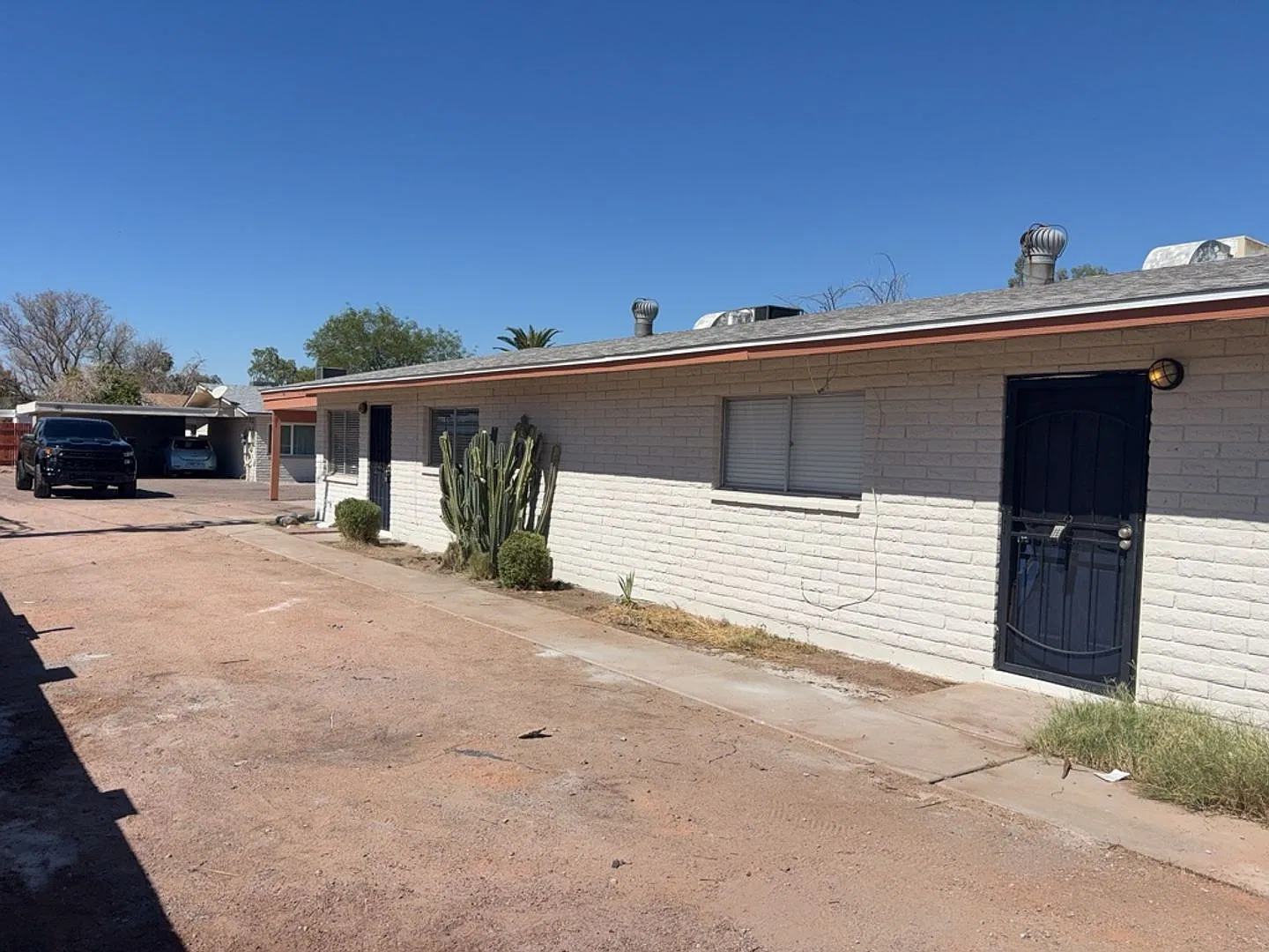 McClintock Dr. 1204 — Photo 1