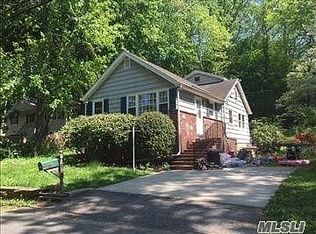 30 Narcissus Rd, Rocky Point, NY 11778